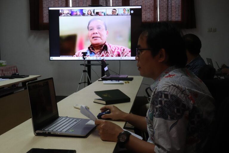 PERCEPATAN TRANSFORMASI BENTUK STAKAT NEGERI PONTIANAK